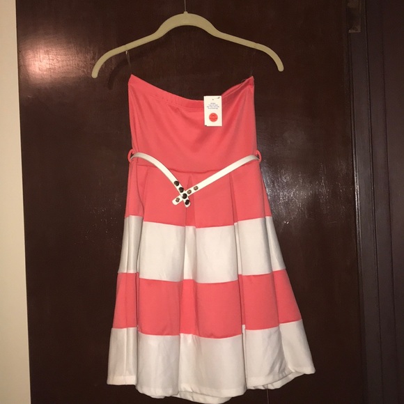Sleeveless Cocktail Dress NWT - Picture 2 of 2
